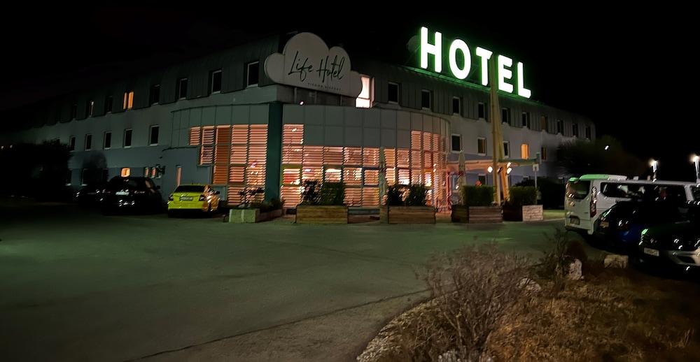 Lifehotel Vienna Airport Fischamend Εξωτερικό φωτογραφία
